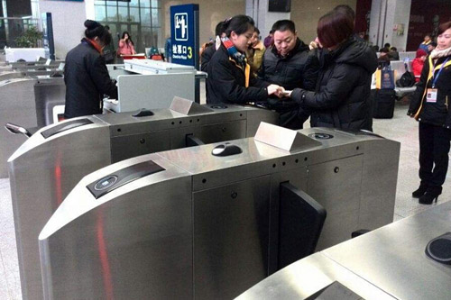 车站检票闸机嵌入二维码扫描？