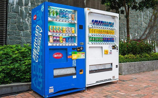 自动售货机嵌入扫码？槭迪稚胫Ц